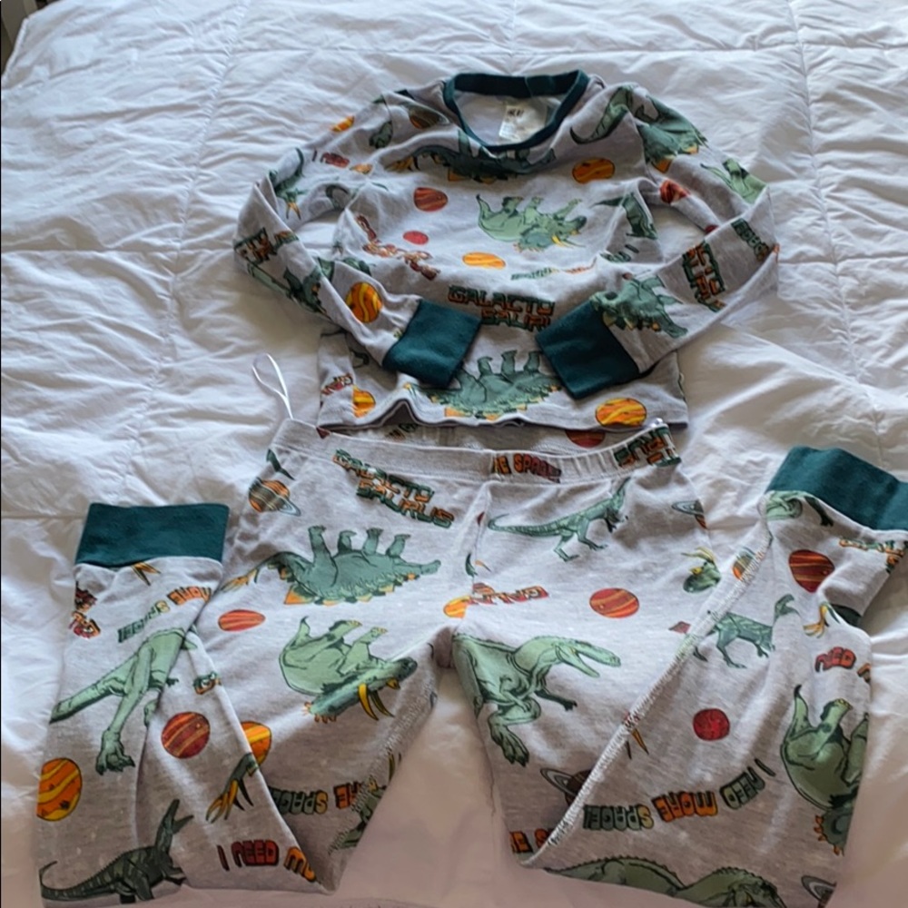 🚫SOLD🚫H&M size 8 stretch PJS Boys